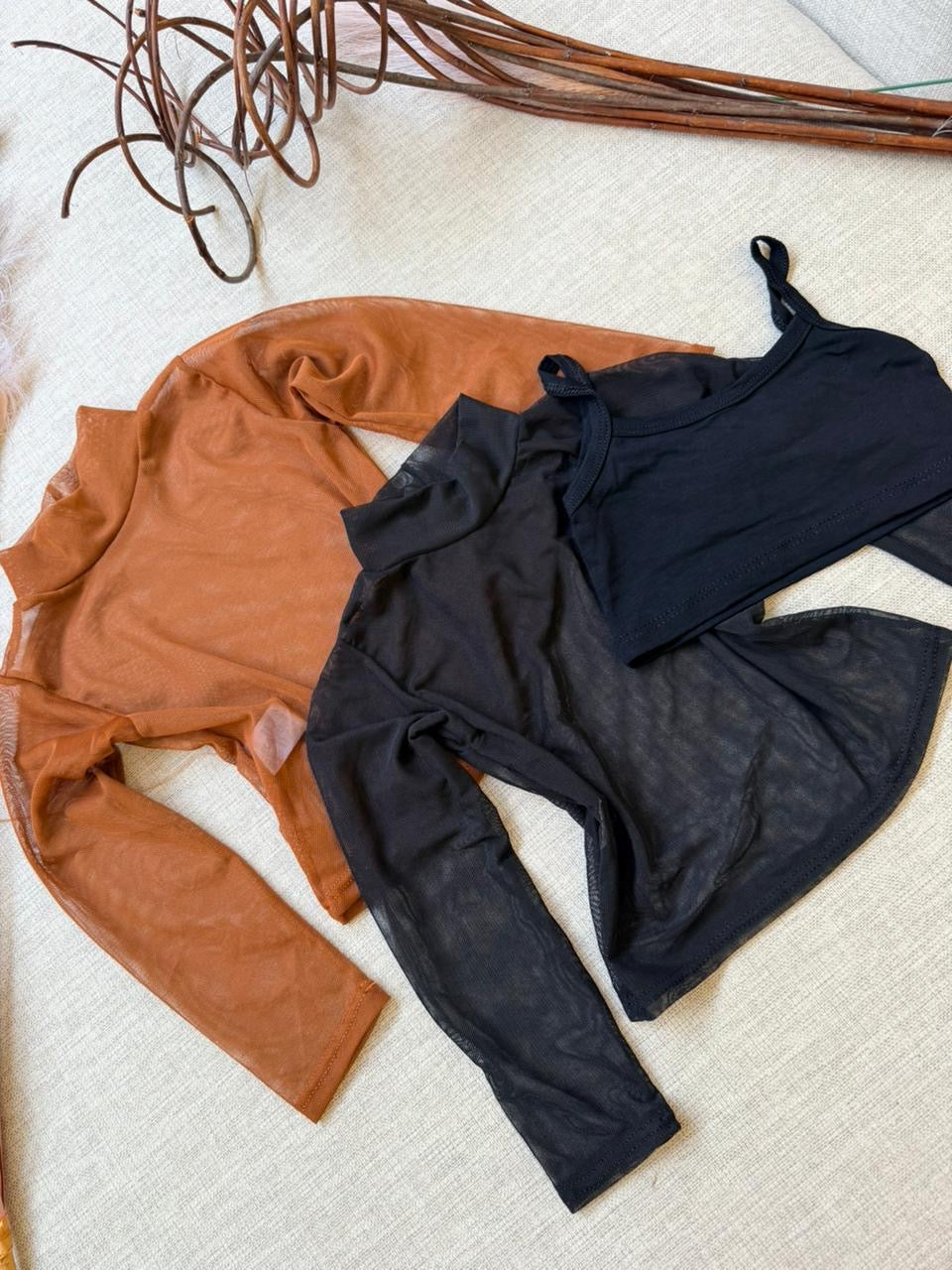 Blusa Tule Infantil com blusa por baixo (preto)
