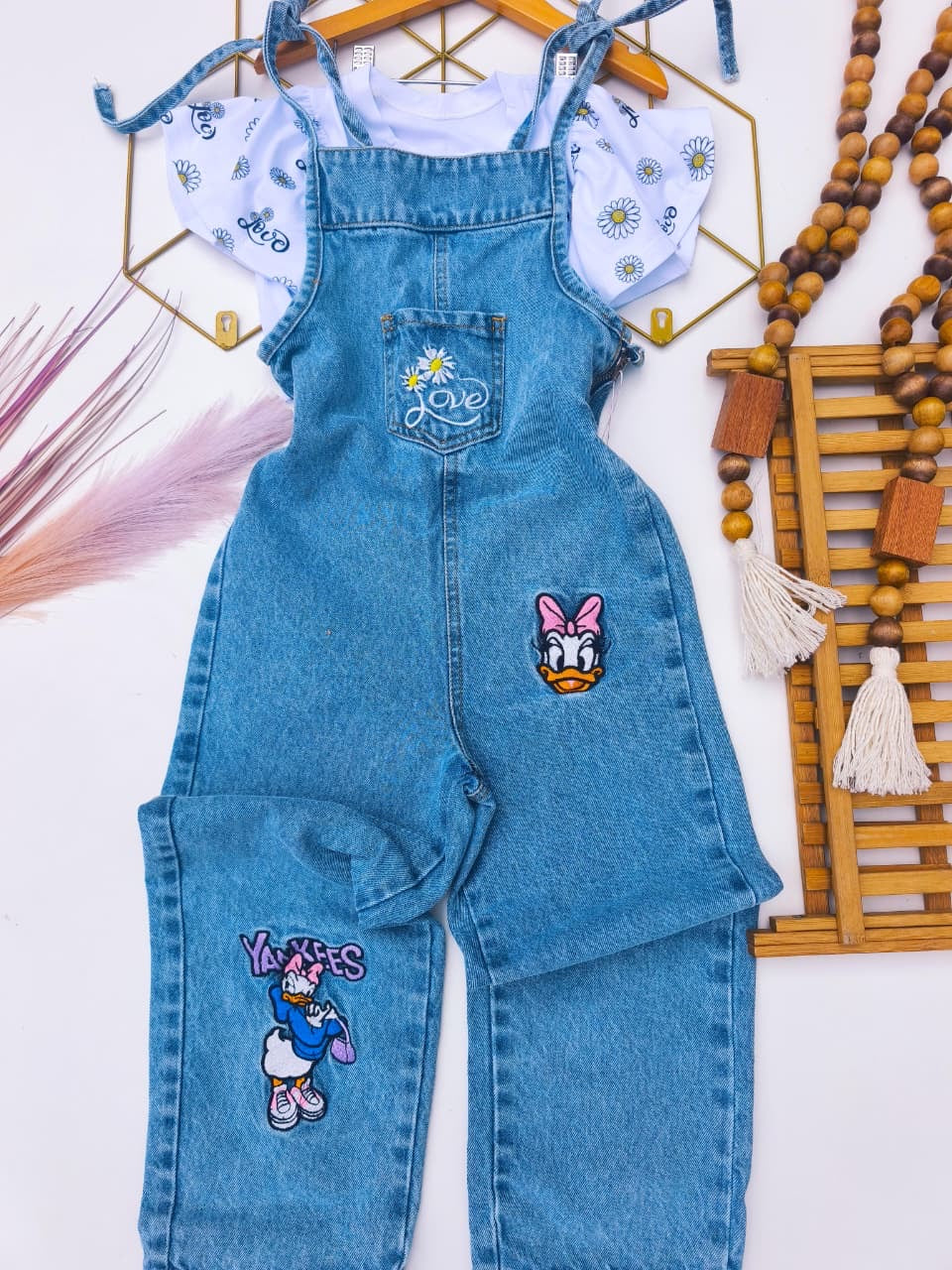 Macacão jeans longo DAISY LOVE bordados