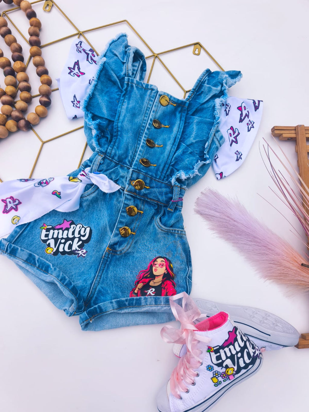 Macaquito Emilly vick