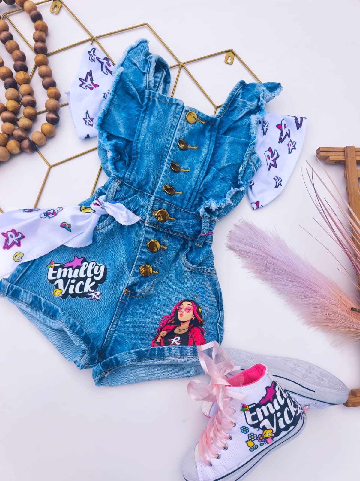 Macaquito Emilly vick