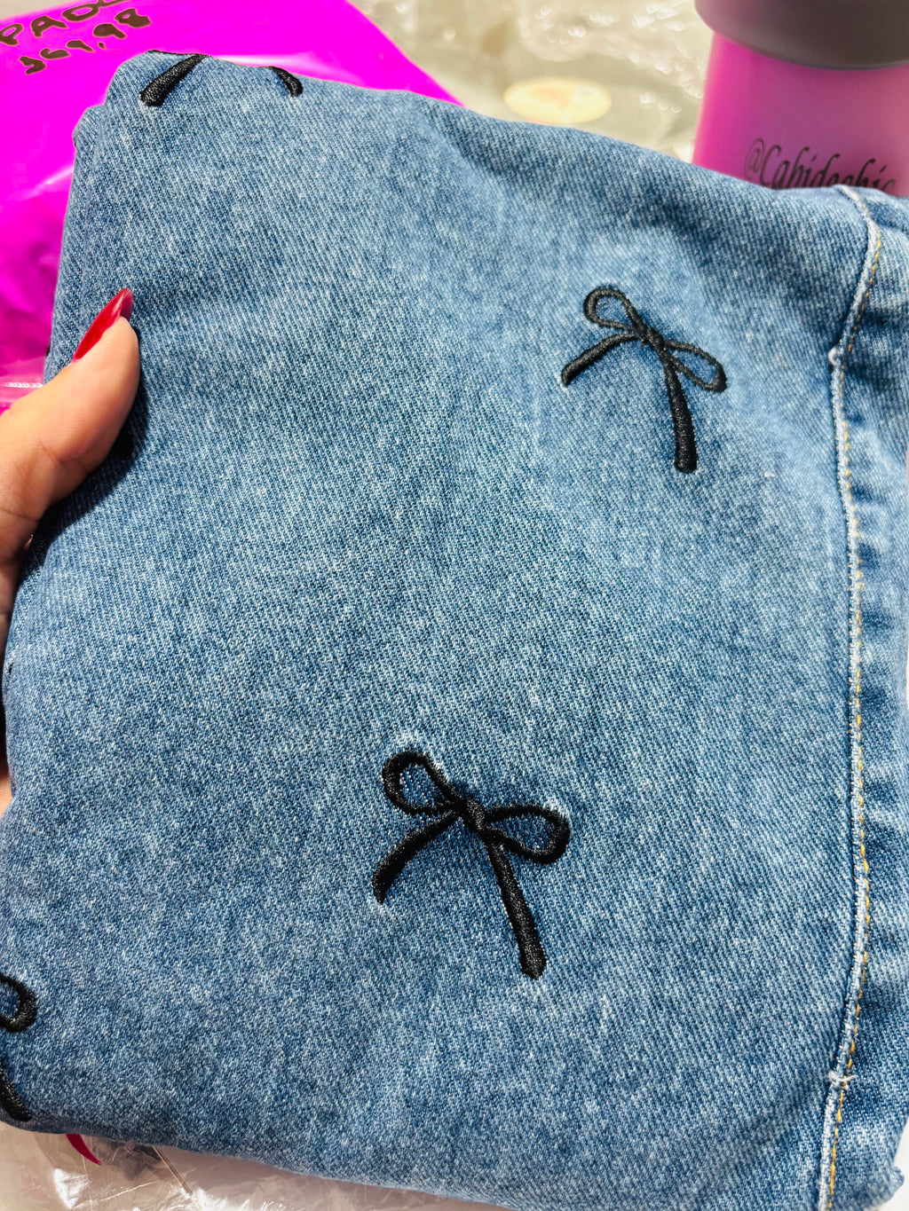 Calça Wide Leg Lacinhos Bordados
