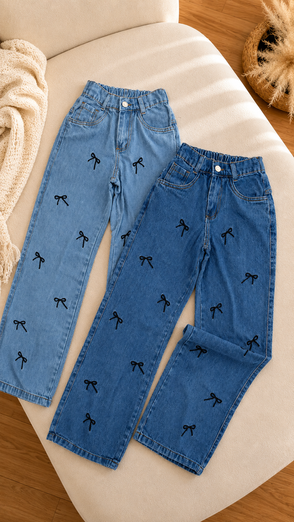CALÇA JEANS LAÇOS BORDADO 🖤