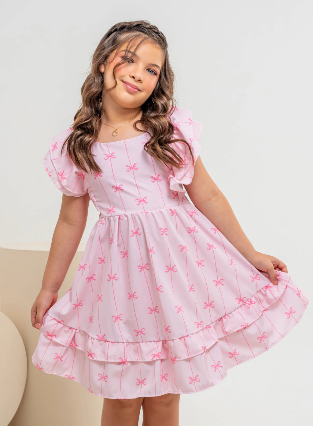 Vestido laços delicados