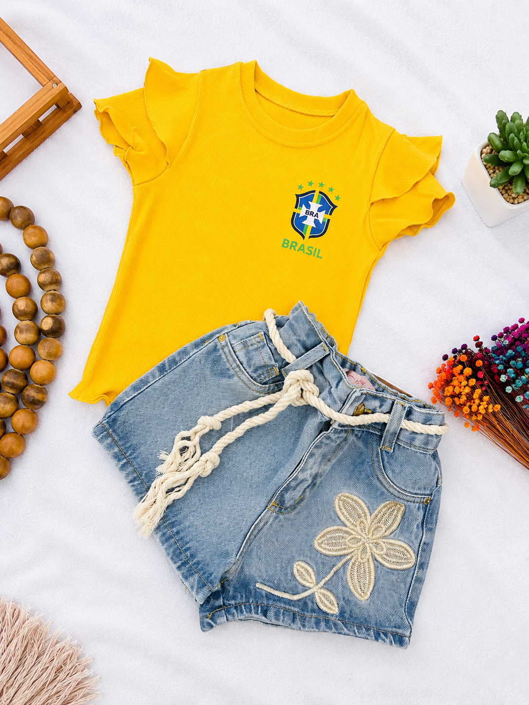 Short jeans + T-shirt Brasil - acompanha o cordão cintinho 🇧🇷