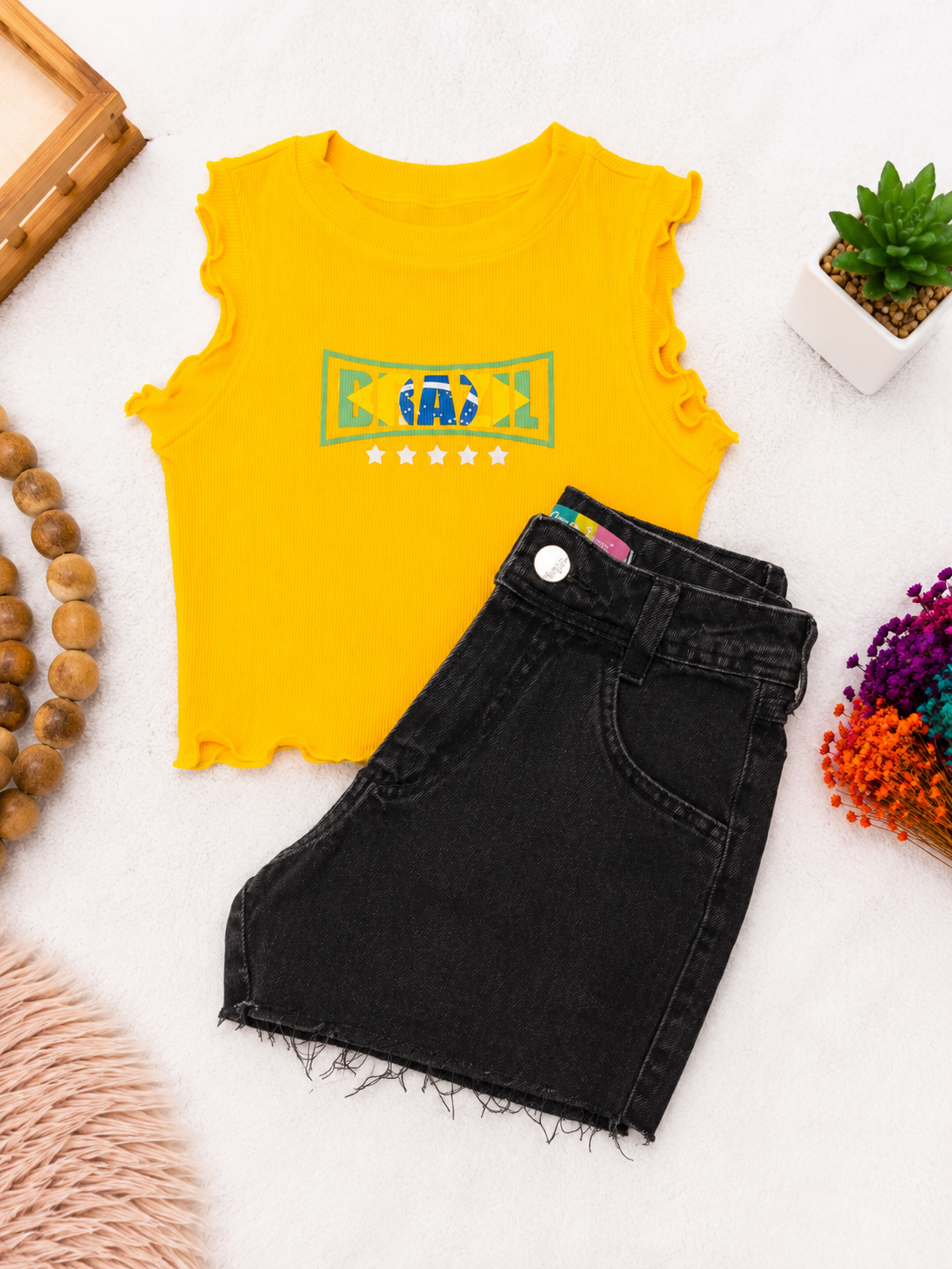 Blusa Brasil e short jeans