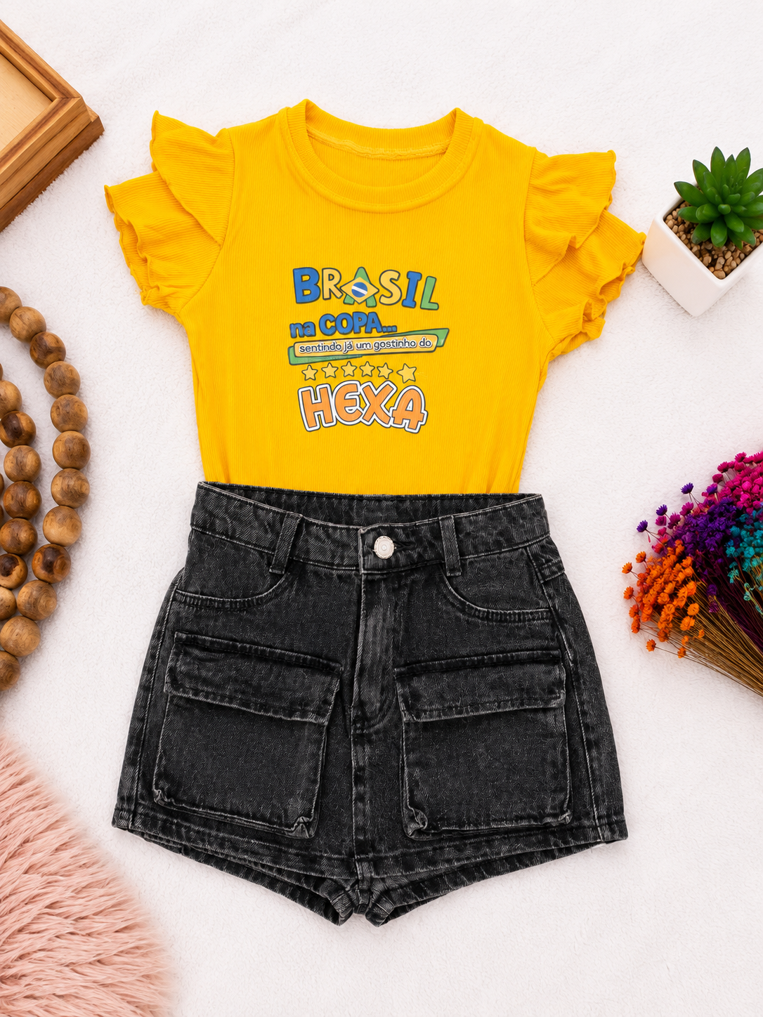 Conjunto T-shirt Brasil e short saia jeans