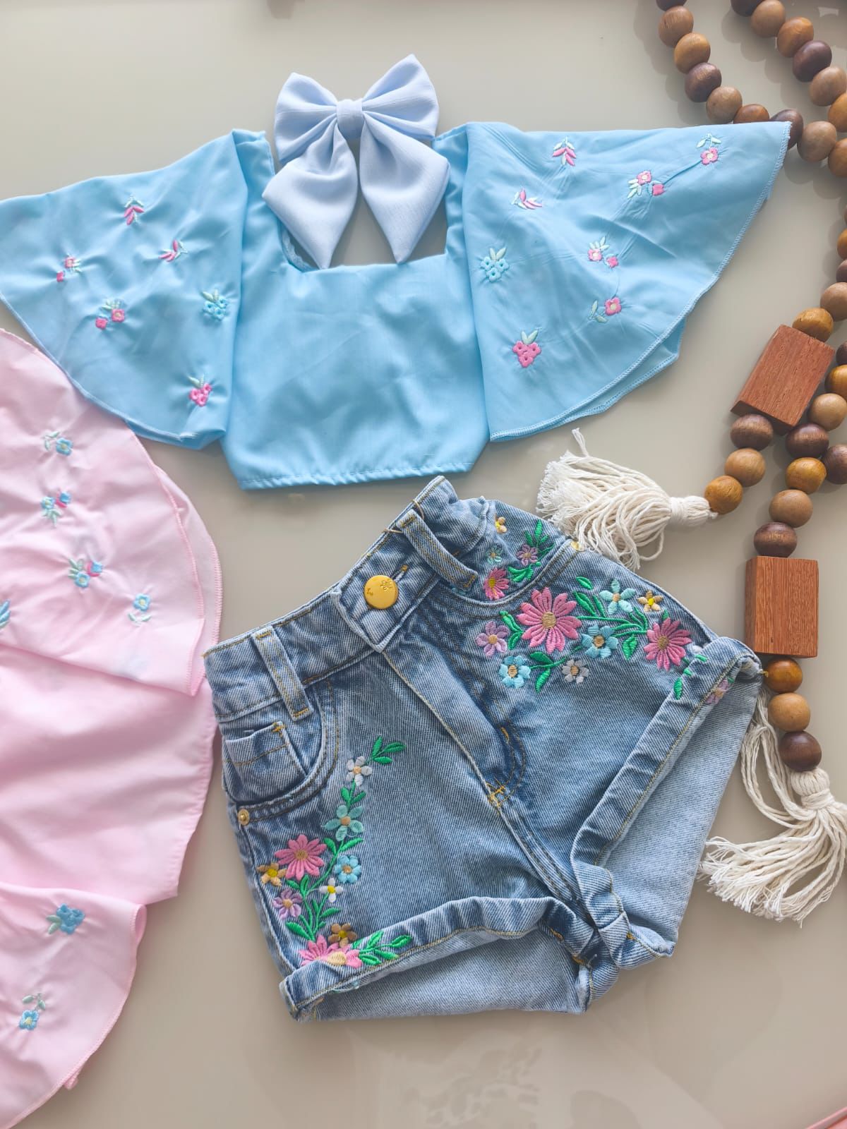 Short jeans florzinhas Collor