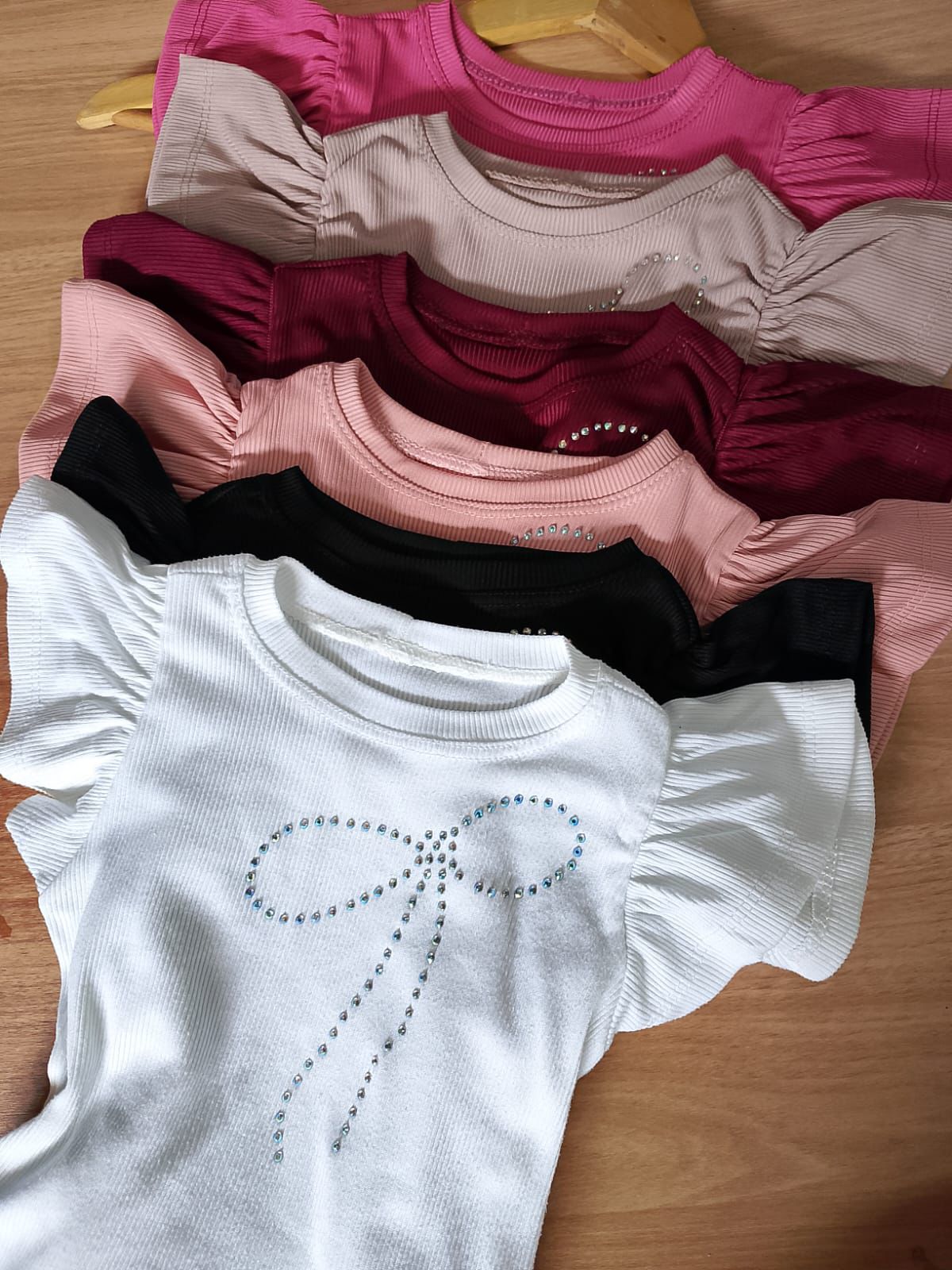 PROMOÇÃO-T-shirt canelada lacinho branca